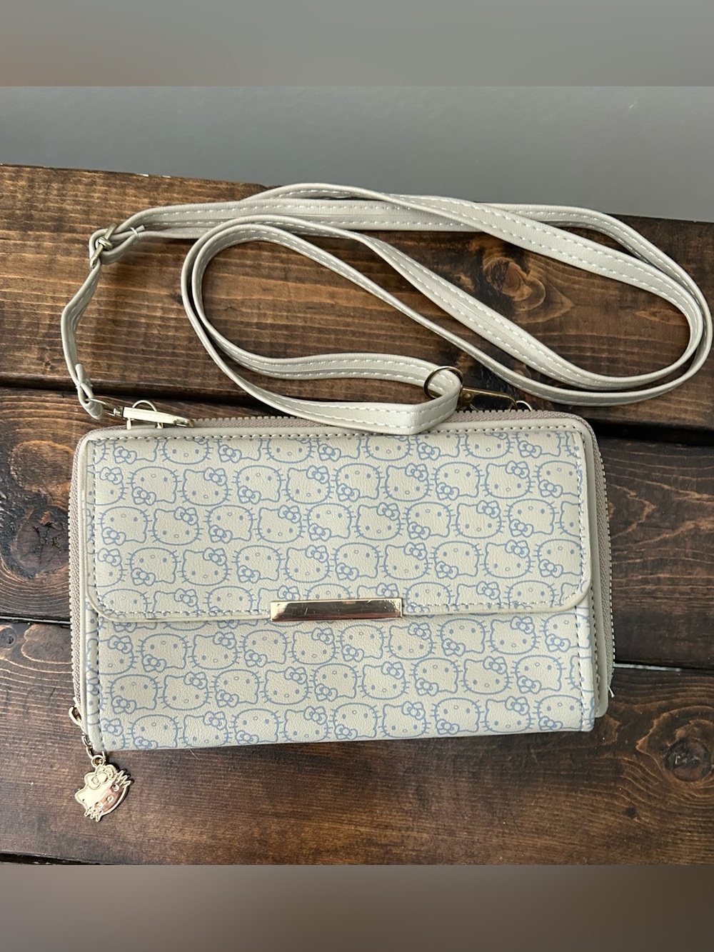 Hello Kitty Gray Patterned Crossbody Wallet Purse